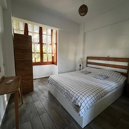Kuyu Beergarden Hostel Antalya Eksteriør billede