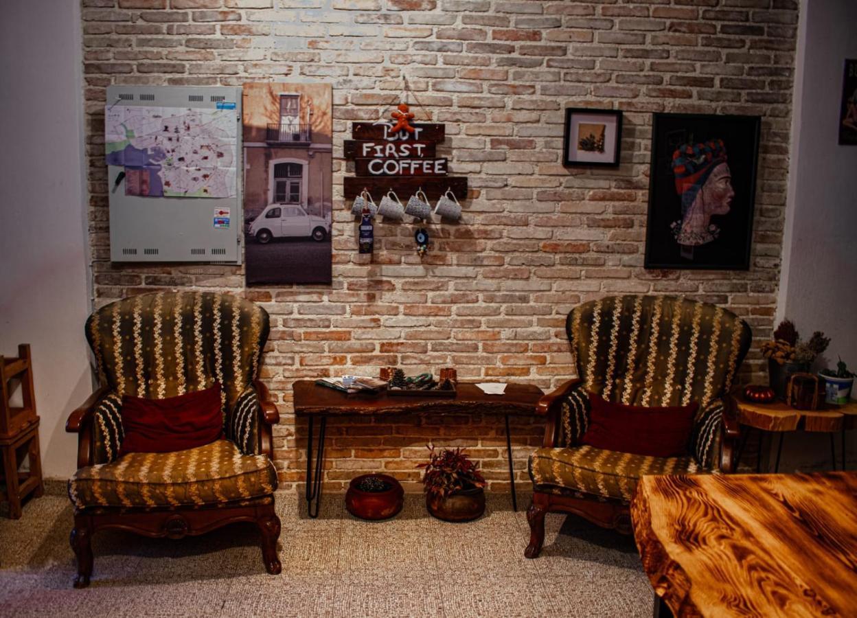 Kuyu Beergarden Hostel Antalya Eksteriør billede