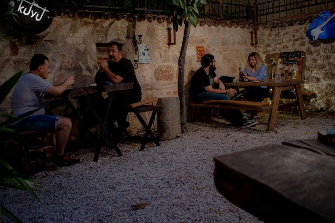 Kuyu Beergarden Hostel Antalya Eksteriør billede