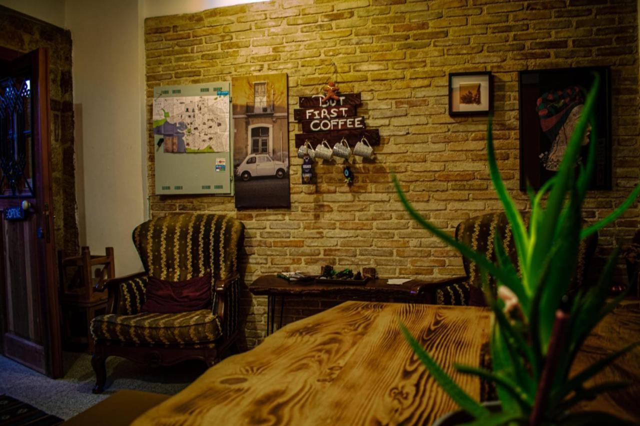 Kuyu Beergarden Hostel Antalya Eksteriør billede