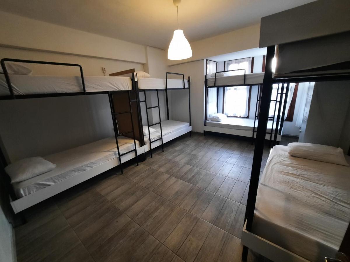 Kuyu Beergarden Hostel Antalya Eksteriør billede