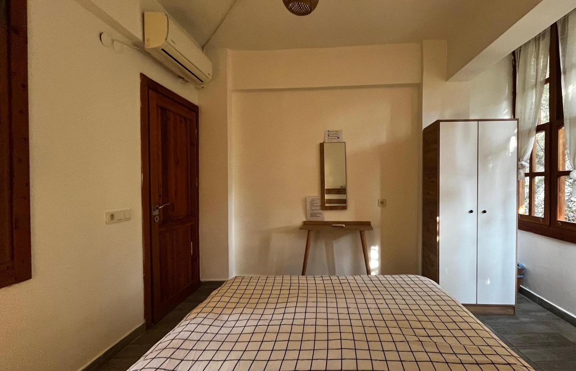 Kuyu Beergarden Hostel Antalya Eksteriør billede