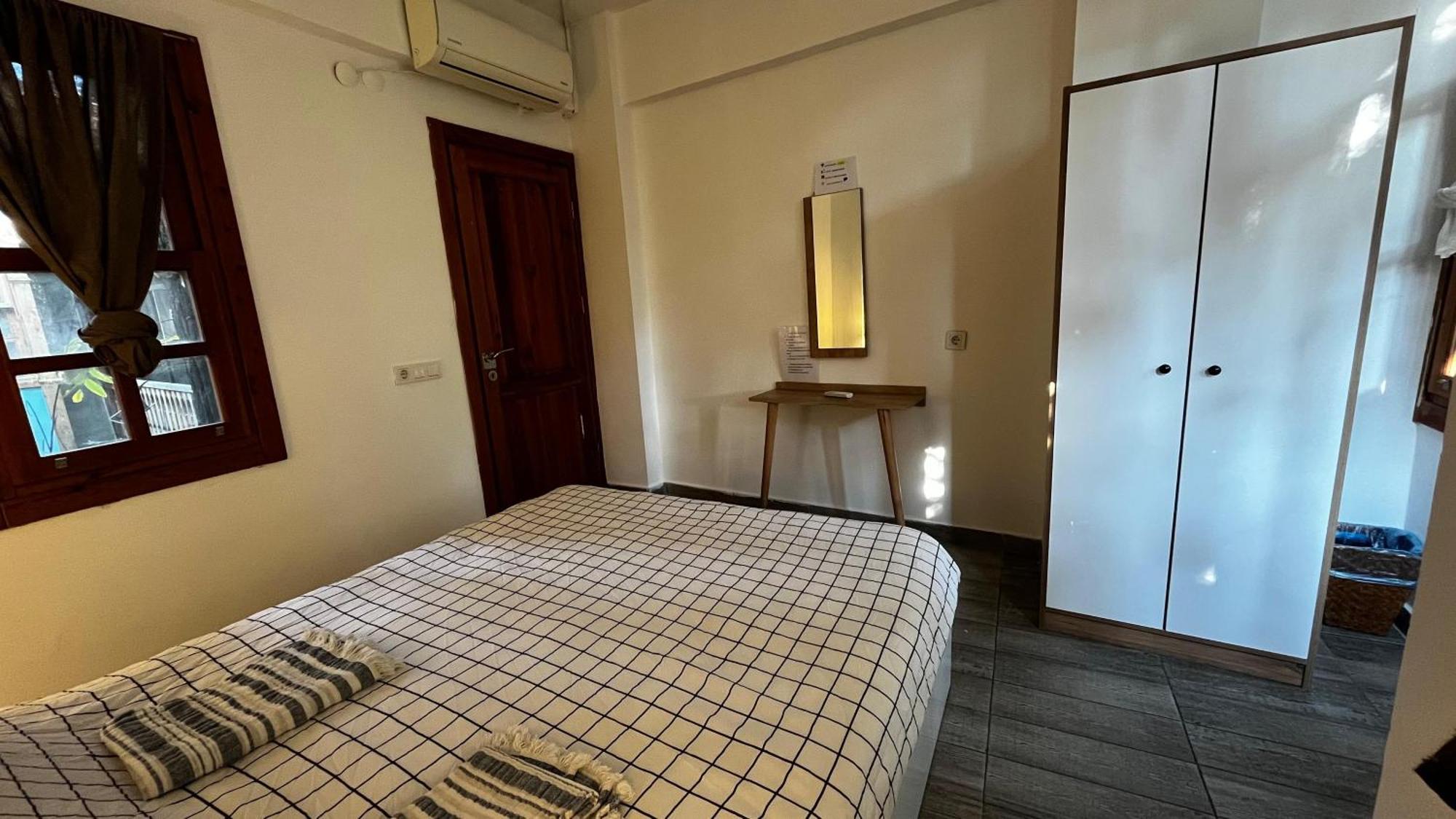 Kuyu Beergarden Hostel Antalya Eksteriør billede