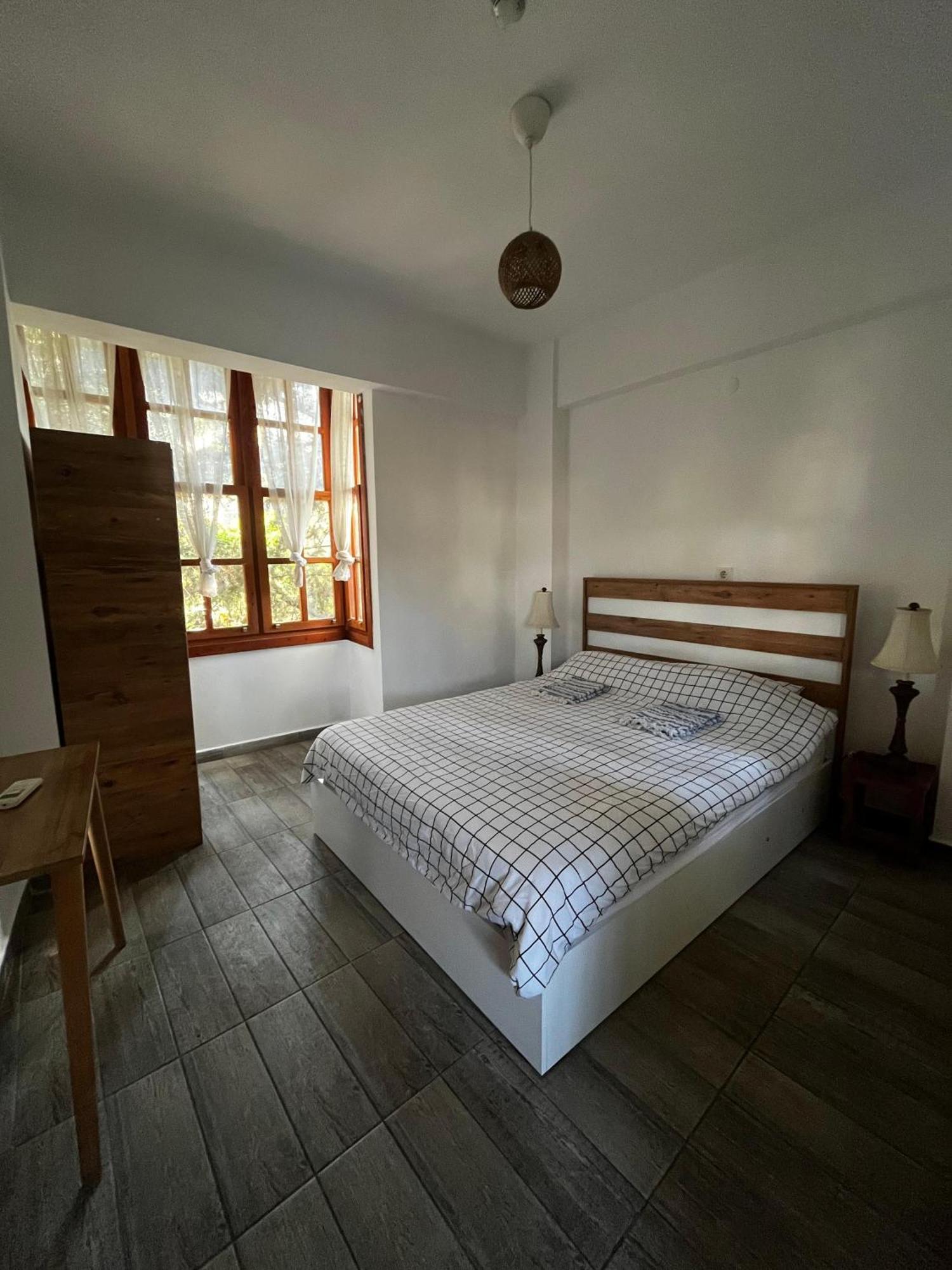 Kuyu Beergarden Hostel Antalya Eksteriør billede