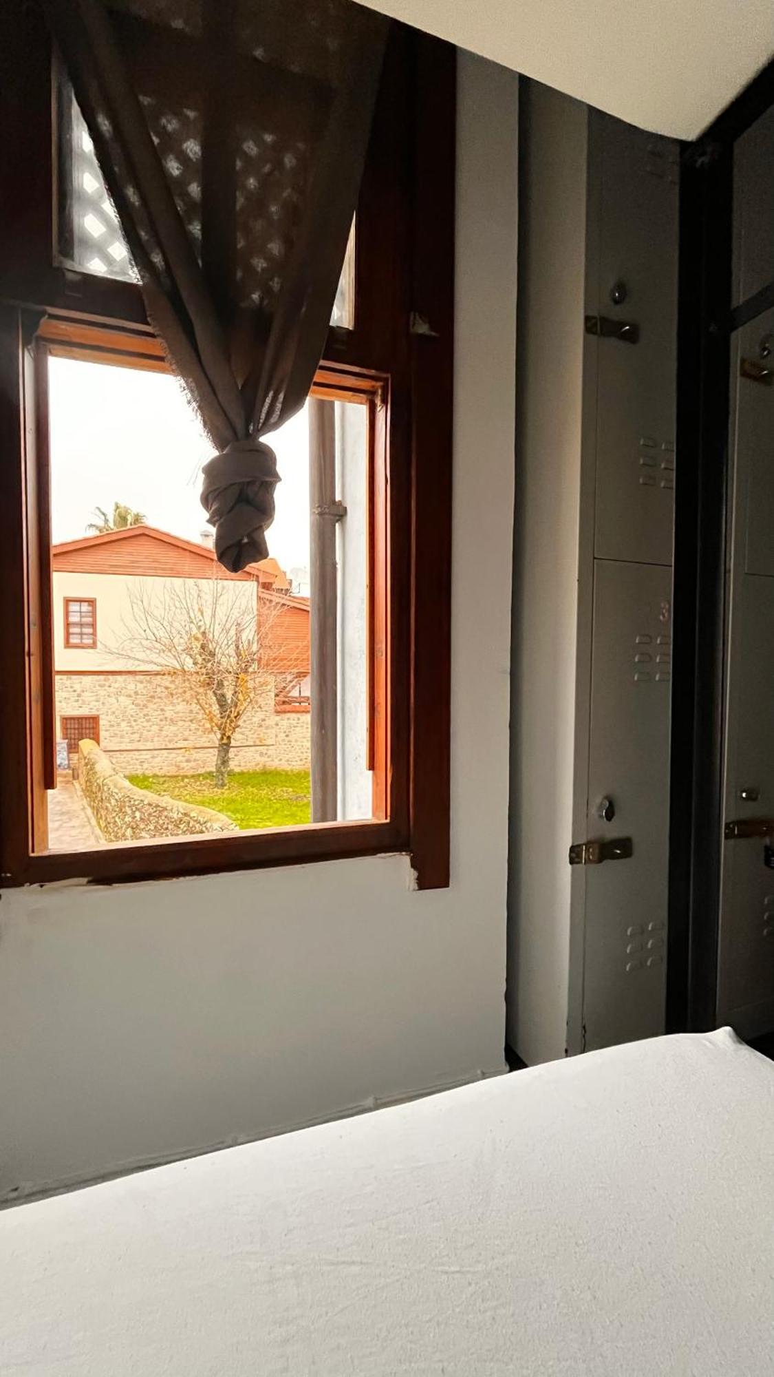 Kuyu Beergarden Hostel Antalya Eksteriør billede