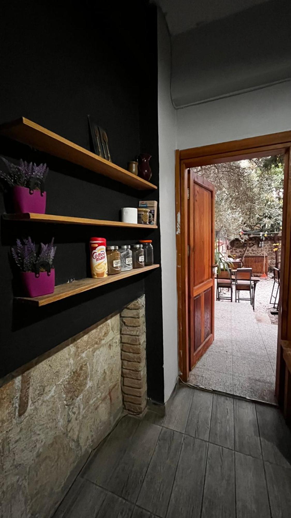 Kuyu Beergarden Hostel Antalya Eksteriør billede
