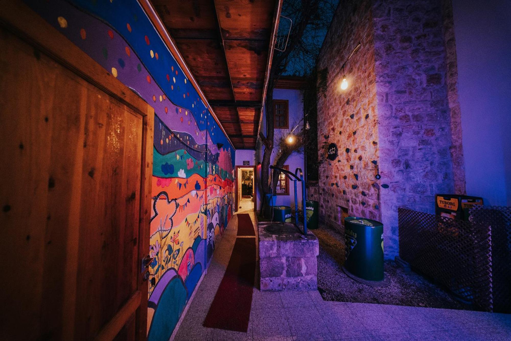 Kuyu Beergarden Hostel Antalya Eksteriør billede