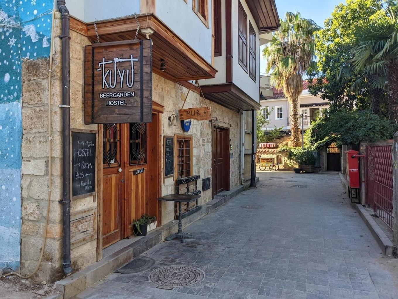 Kuyu Beergarden Hostel Antalya Eksteriør billede