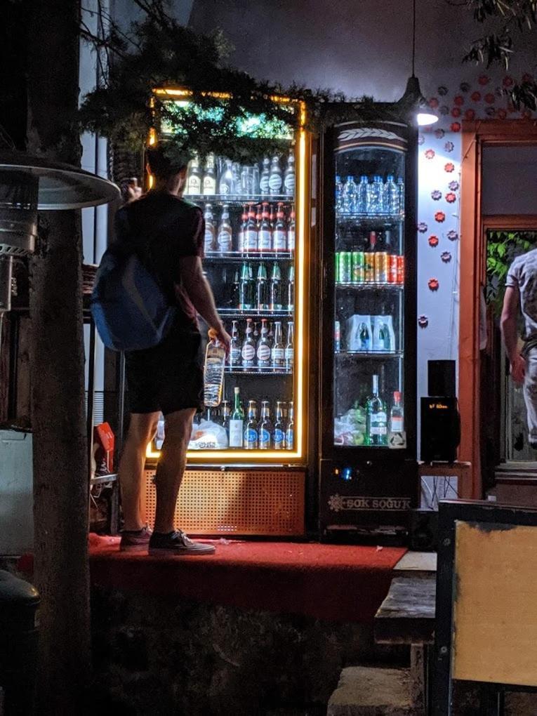Kuyu Beergarden Hostel Antalya Eksteriør billede