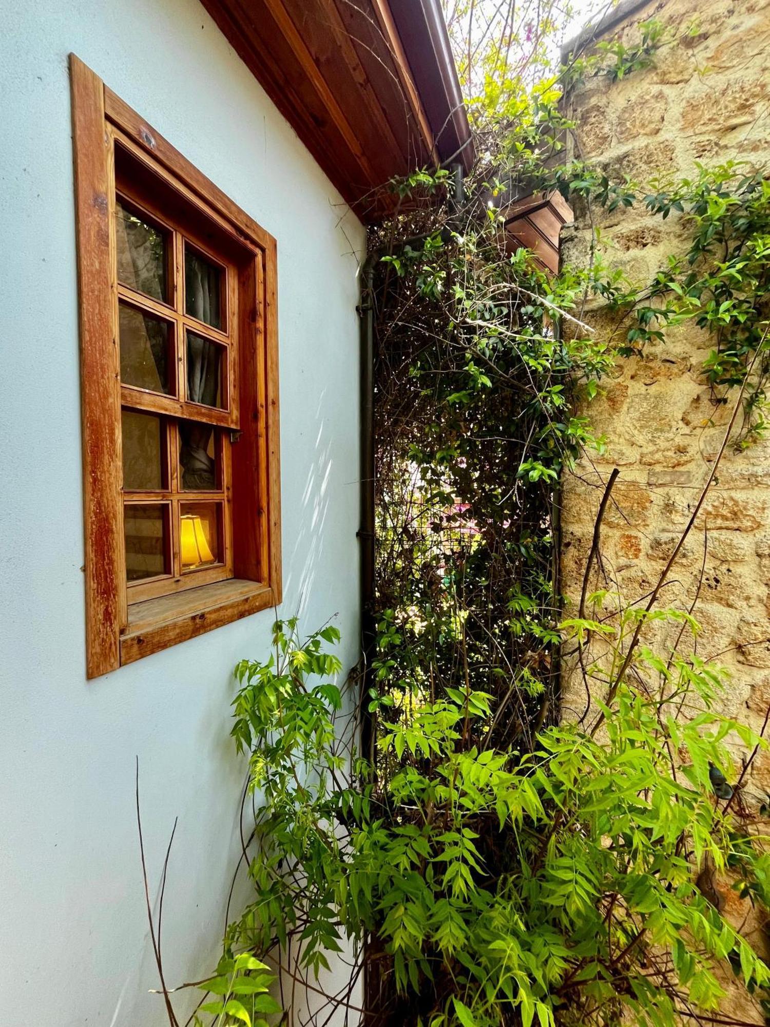 Kuyu Beergarden Hostel Antalya Eksteriør billede