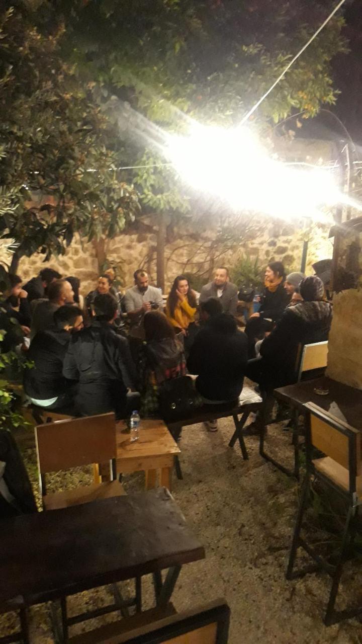 Kuyu Beergarden Hostel Antalya Eksteriør billede